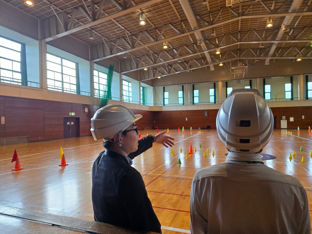 続いて国家資格コースを使ってドローン操縦を体験していただきます。