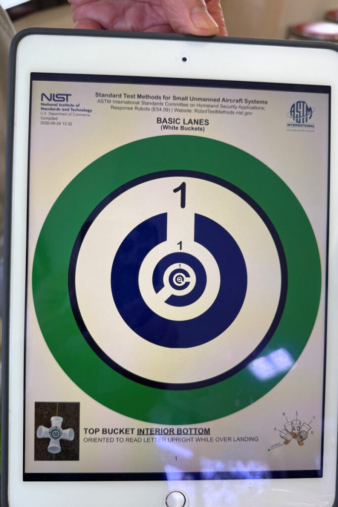 NISTのバケツの底に貼るマーク